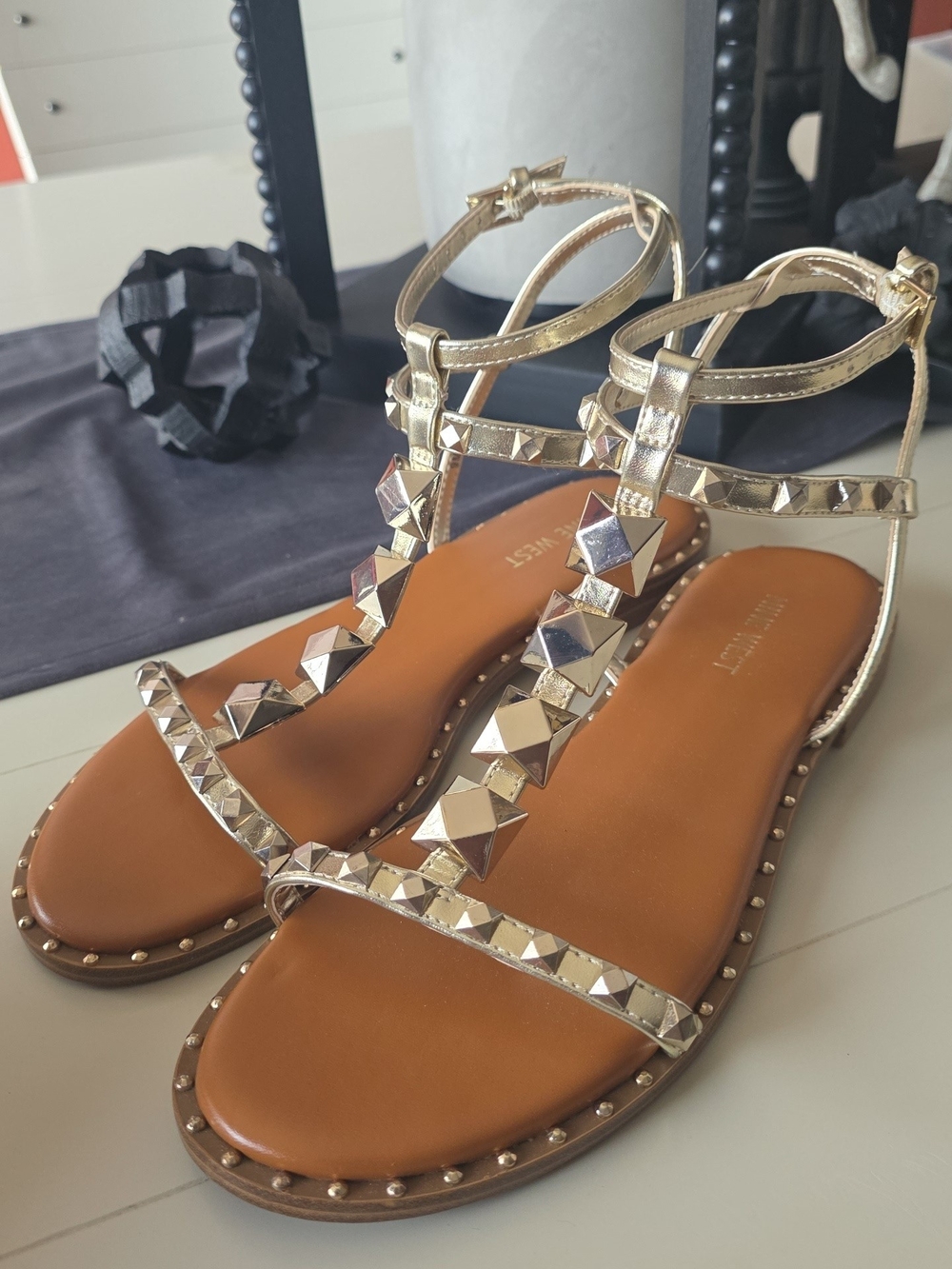 Nine West Size 9 Gold Pyramid-Stud T-Strap Sandals